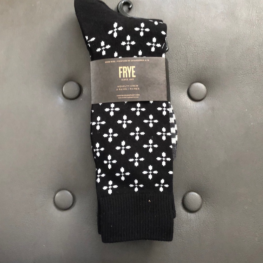 FRYE SOCKS 2 PAIRS BLACK